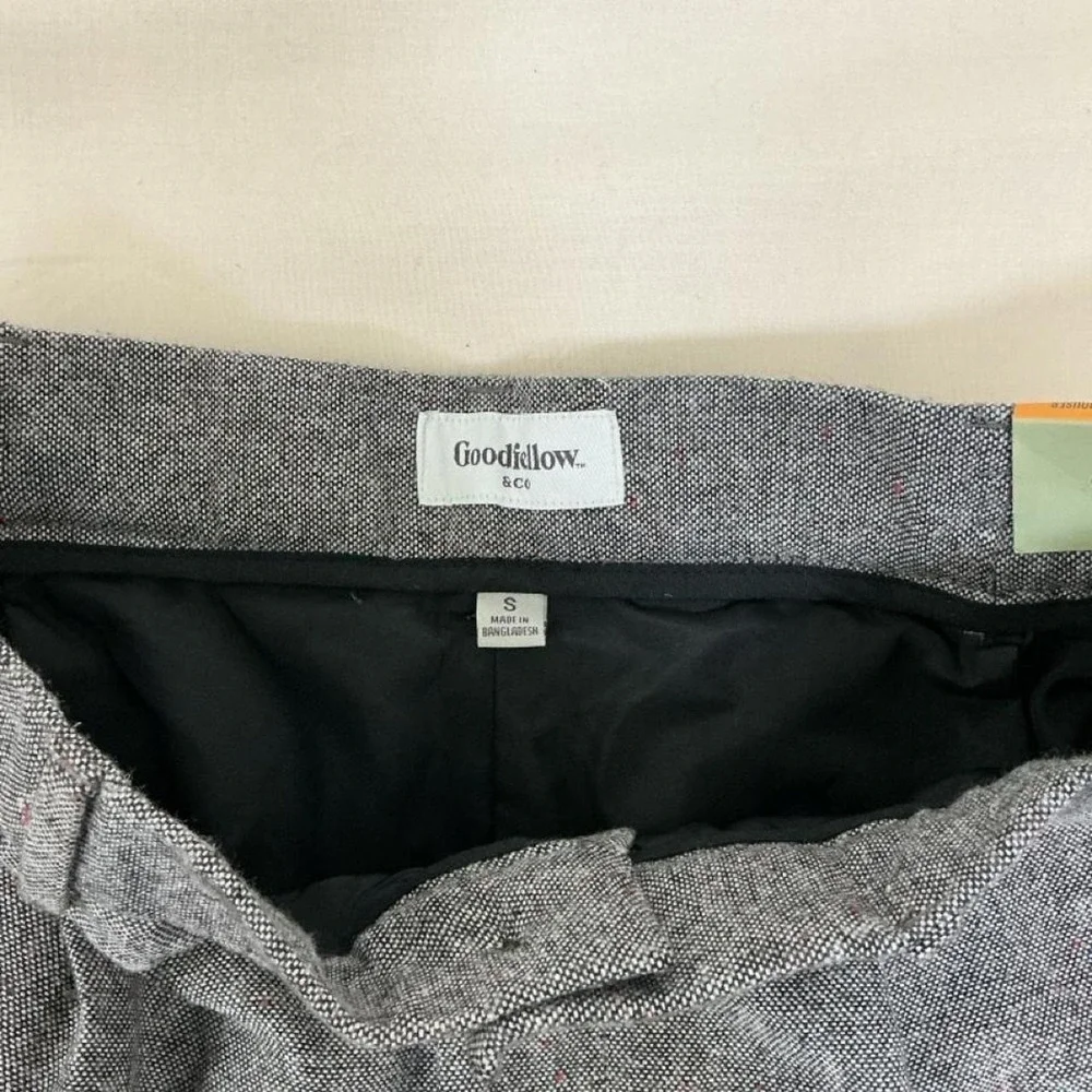 Brand new with tags Goodfellow & Co men's dress pants in size Small